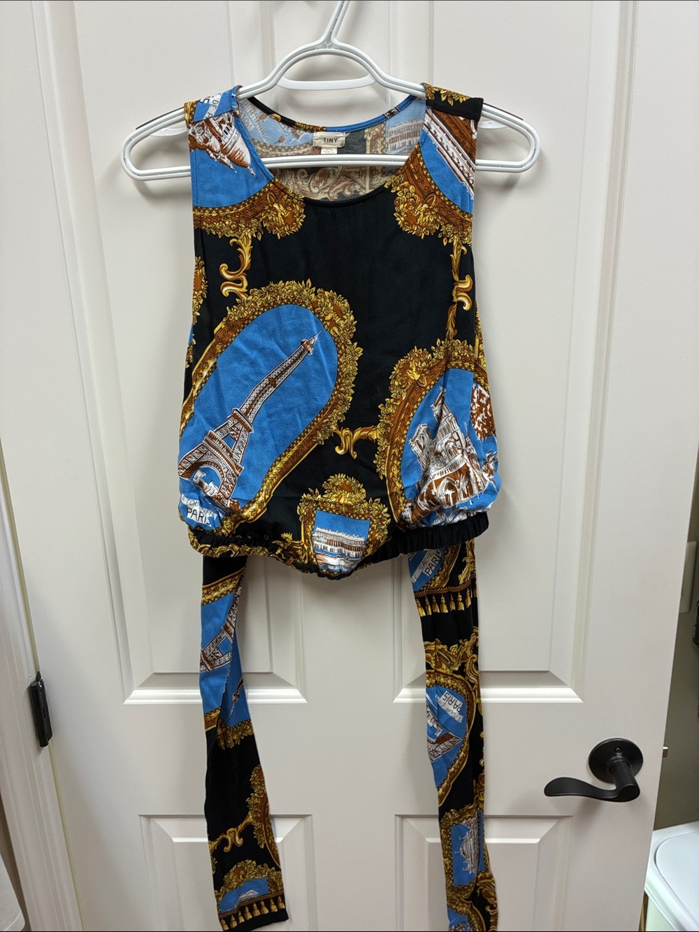 Black & Blue Baroque Print Sleeveless Tie-Back Top